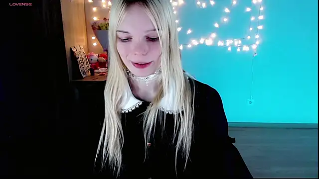Snapshot of Emily_Nyaffee chatting on 02.23.25 Emily Nyaffee online show from 02.23.25