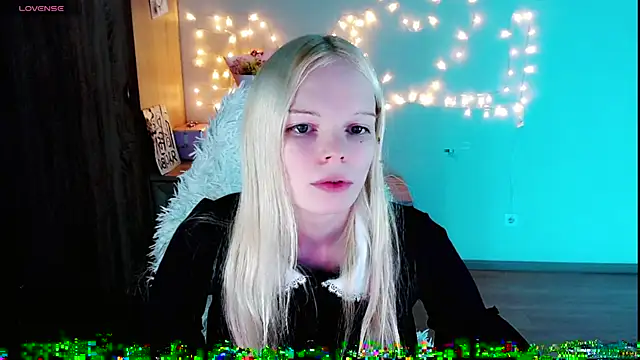 Snapshot of Emily_Nyaffee chatting on 02.28.25 Emily Nyaffee online show from 02.28.25