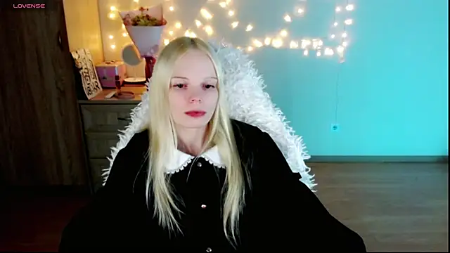 Snapshot of Emily_Nyaffee chatting on 03.01.25 Emily Nyaffee online show from 03.01.25