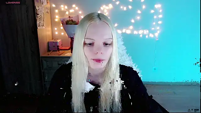 Snapshot of Emily_Nyaffee chatting on 03.04.25 Emily Nyaffee online show from 03.04.25