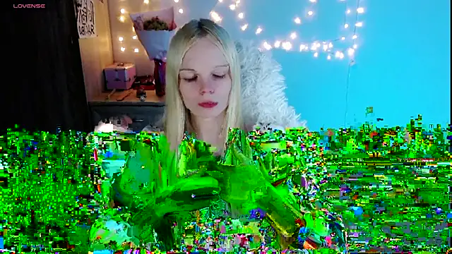 Snapshot of Emily_Nyaffee chatting on 03.13.25 Emily Nyaffee online show from 03.13.25