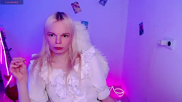 Emily Nyaffee online show from 12.02.25