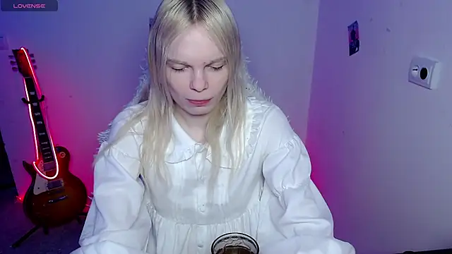 Snapshot of Emily_Nyaffee chatting on 03.07.26 Emily Nyaffee online show from 03.07.26