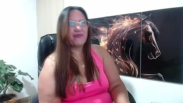 Snapshot of amalia_brunette chatting on 06.18.26 amalia brunette online show from 06.18.26
