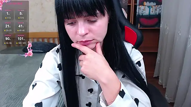 JuicyJess online show from 11.05.25