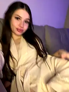 SofiaLaLight online show from 11.15.25