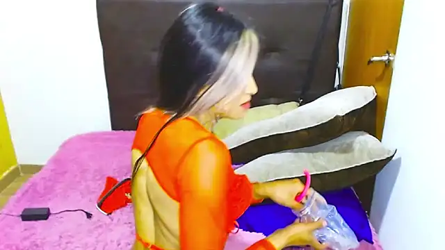 Snapshot of Queen_camila chatting on 02.18.25 Queen camila online show from 02.18.25