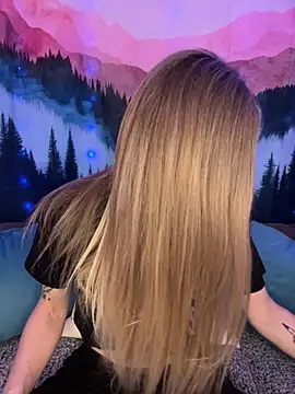 ItsDanniG online show from 02.05.26