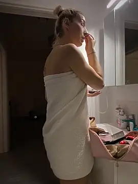 Ella Charm online show from 10.24.25