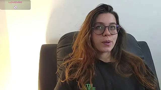 Snapshot of irinasweet27 chatting on 10.17.25 irinasweet27 online show from 10.17.25