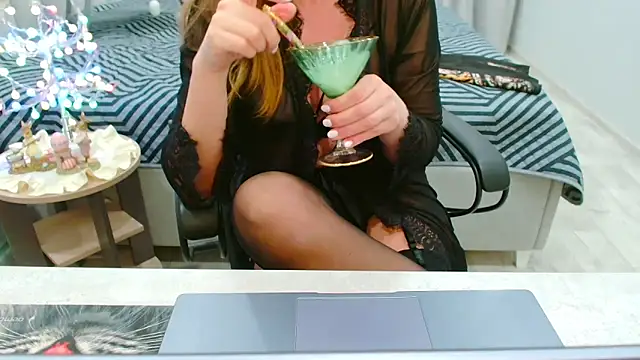 EveLove33 online show from 04.18.26