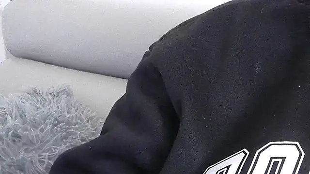 Snapshot of sarametisse26 chatting on 01.15.25 sarametisse26 online show from 01.15.25