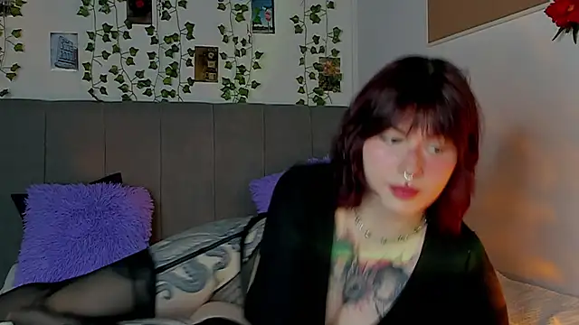 miss Lizzy online show from 01.17.25