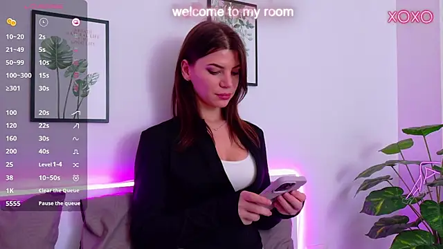 Snapshot of MeganGaleHorny chatting on 02.18.25 MeganGaleHorny online show from 02.18.25
