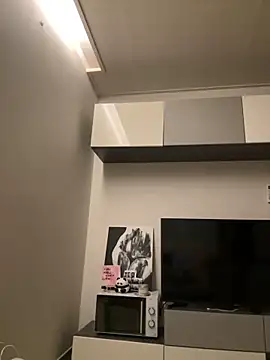 Angela Fosterr online show from 12.04.25