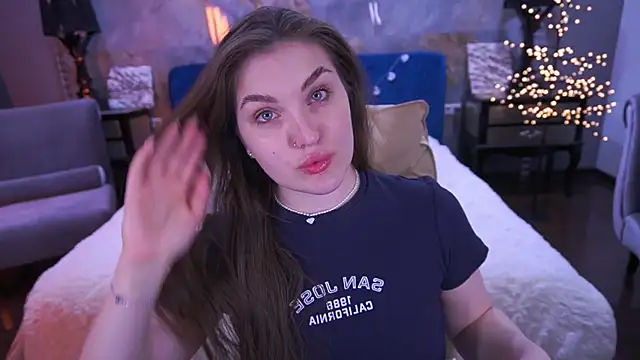 EmmyCharmm online show from 04.08.26