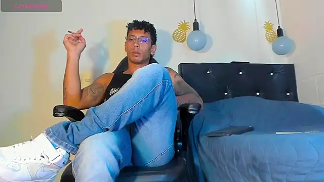 FuckHardlove online show from 12.31.24