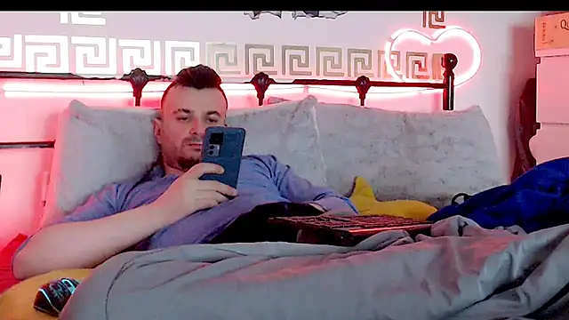 Snapshot of erotico69xxx chatting on 09.23.25 erotico69xxx online show from 09.23.25