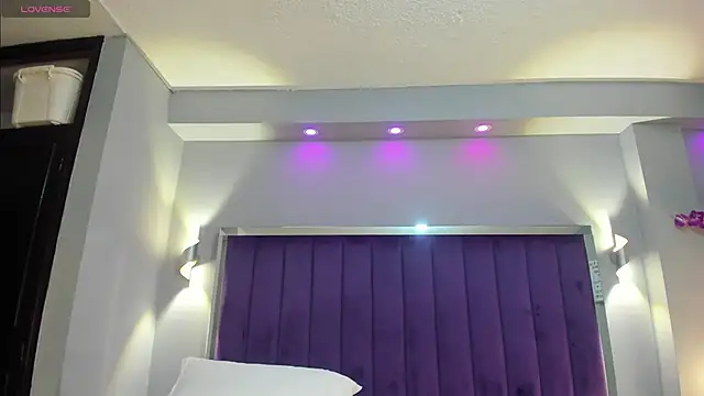 SaraRiley online show from 10.20.25