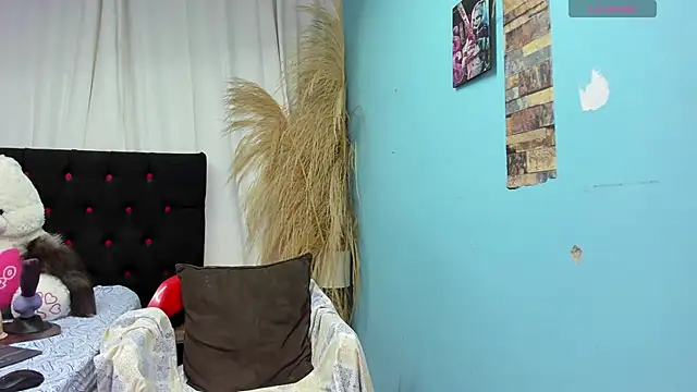 Snapshot of natacha_wolf chatting on 02.26.26 natacha wolf online show from 02.26.26