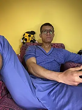 Snapshot of MoiseXxx_777 chatting on 01.23.25 MoiseXxx 777 online show from 01.23.25