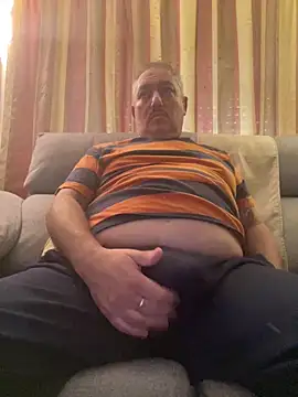 Snapshot of Russirayu chatting on 11.10.25 Russirayu online show from 11.10.25