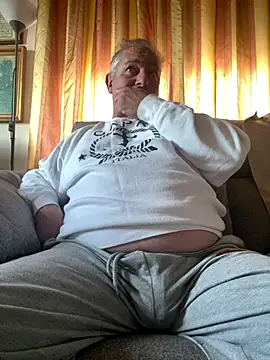 Snapshot of Russirayu chatting on 12.01.25 Russirayu online show from 12.01.25