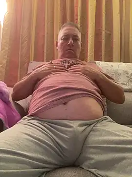 Snapshot of Russirayu chatting on 02.18.26 Russirayu online show from 02.18.26