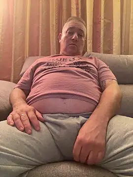 Snapshot of Russirayu chatting on 02.24.26 Russirayu online show from 02.24.26