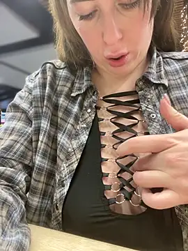 MommmyYummy online show from 10.28.25