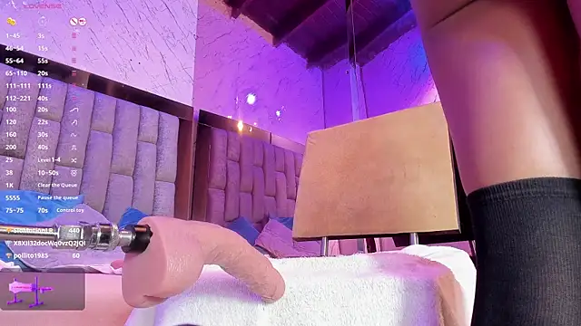 EmmaDuque online show from 02.15.25