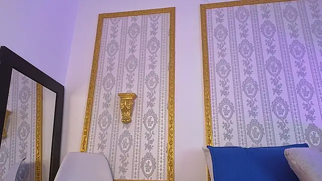 CandyQueenGold online show from 11.17.25