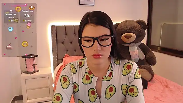 Snapshot of Nicols66 chatting on 05.25.26 Nicols66 online show from 05.25.26