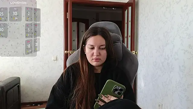 Nelly Fischer online show from 01.11.25