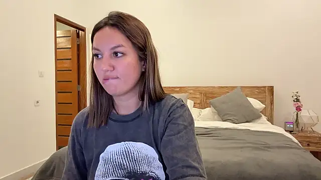 Nelly Fischer online show from 09.30.25