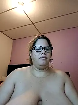 Snapshot of EllisW8 chatting on 03.16.26 EllisW8 online show from 03.16.26