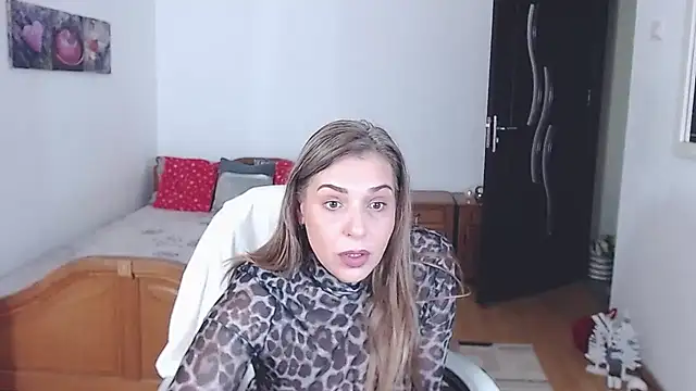 Snapshot of evamaria2024 chatting on 12.15.25 evamaria2024 online show from 12.15.25