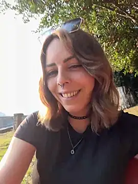 Snapshot of Mia_Railey chatting on 10.16.25 Mia Railey online show from 10.16.25