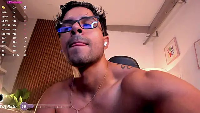 Snapshot of liam_collins21 chatting on 05.11.26 liam collins21 online show from 05.11.26