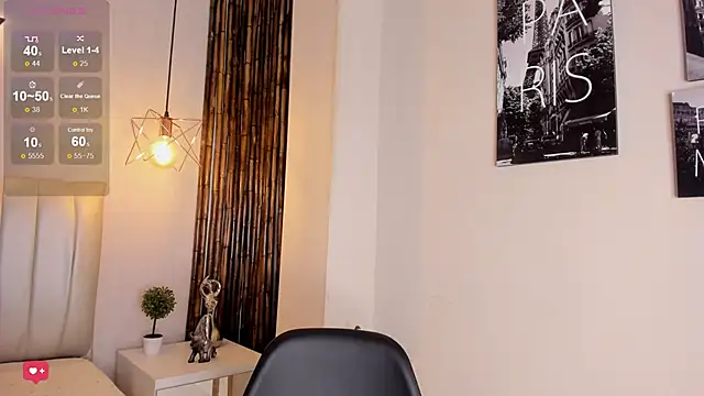 Snapshot of Aria_Reid chatting on 12.10.24 Aria Reid online show from 12.10.24