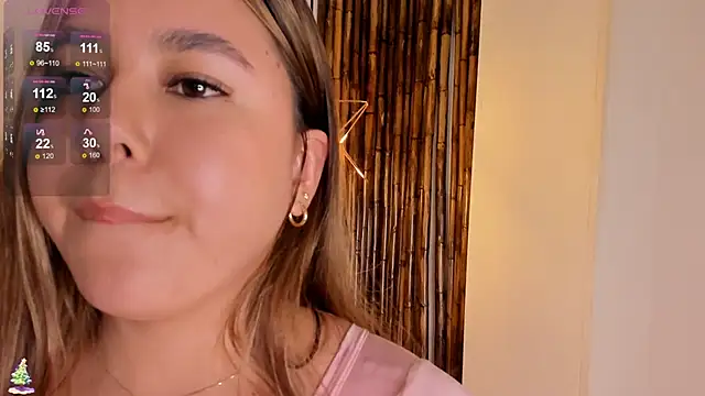 Snapshot of Aria_Reid chatting on 12.14.24 Aria Reid online show from 12.14.24