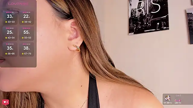 Snapshot of Aria_Reid chatting on 02.17.25 Aria Reid online show from 02.17.25