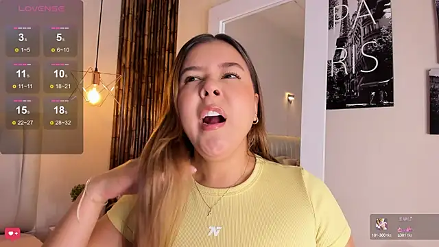 Snapshot of Aria_Reid chatting on 03.10.25 Aria Reid online show from 03.10.25