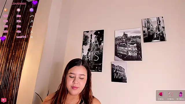 Snapshot of Aria_Reid chatting on 09.16.25 Aria Reid online show from 09.16.25