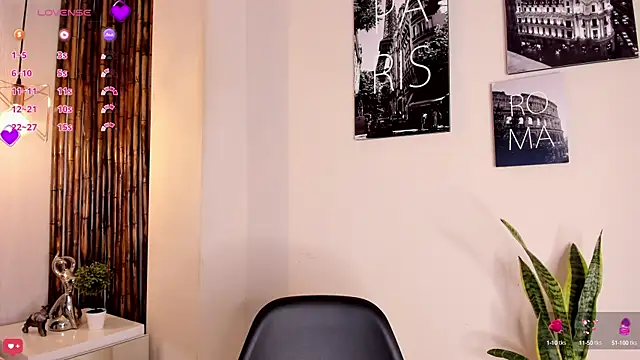 Snapshot of Aria_Reid chatting on 10.01.25 Aria Reid online show from 10.01.25