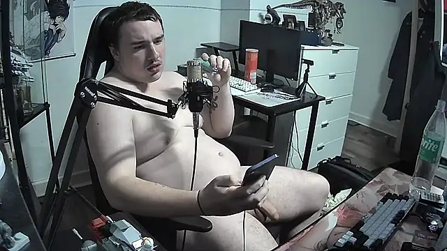 Snapshot of Longcock3345 chatting on 01.01.25 Longcock3345 online show from 01.01.25