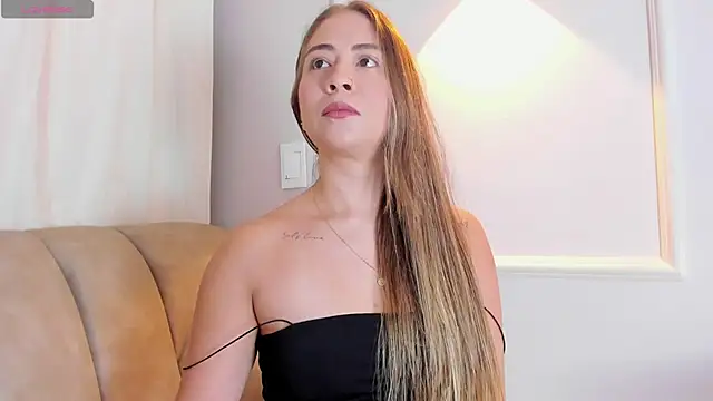 Snapshot of Lia_walton chatting on 12.15.24 Lia walton online show from 12.15.24