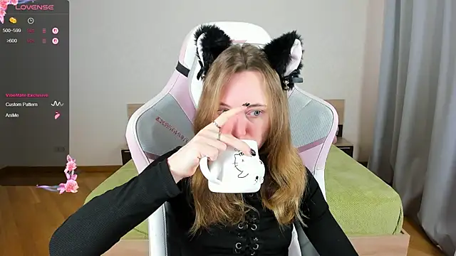 Cowell Adelina online show from 10.25.25