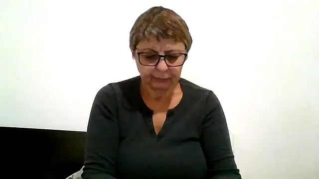 roseblak42 online show from 11.04.25