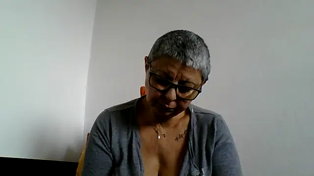 roseblak42 online show from 12.15.25